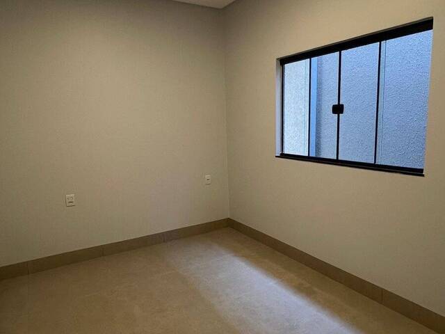 #1139 - Casa para Venda em Aparecida de Goiânia - GO - 3