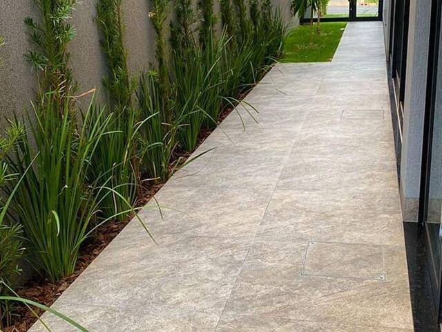 #1143 - Casa para Venda em Aparecida de Goiânia - GO - 2