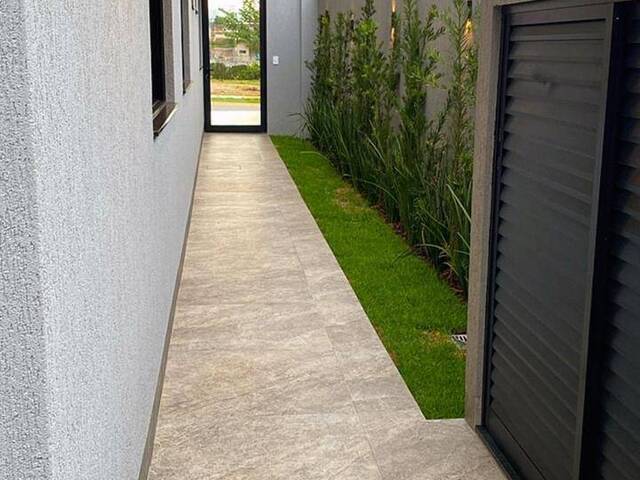 #1143 - Casa para Venda em Aparecida de Goiânia - GO - 3