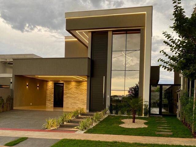 #1143 - Casa para Venda em Aparecida de Goiânia - GO - 1