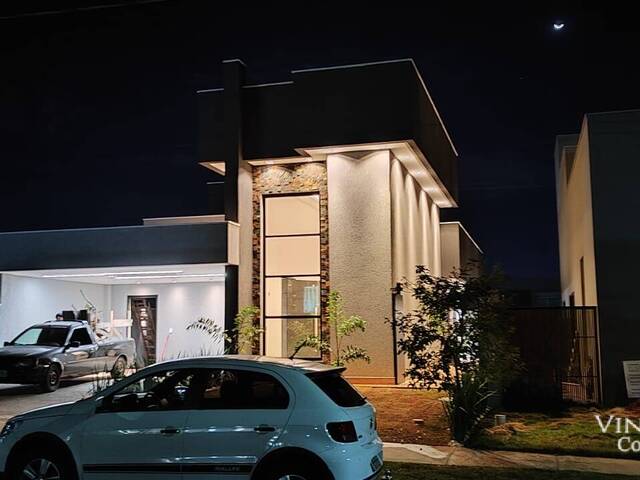 #1144 - Casa para Venda em Aparecida de Goiânia - GO - 1