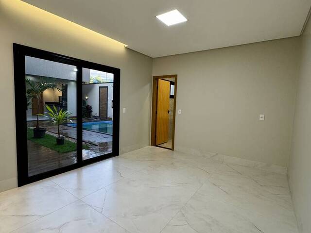 Casa para Venda em Goiânia - 5