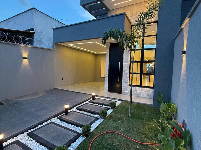 #1154 - Casa para Venda em Aparecida de Goiânia - GO - 2