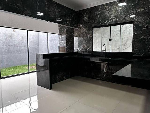 #1204 - Casa para Venda em Aparecida de Goiânia - GO - 2