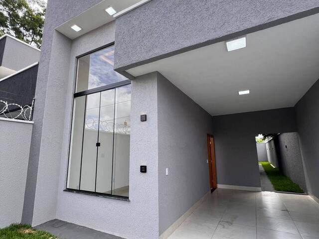 #1206 - Casa para Venda em Aparecida de Goiânia - GO - 2