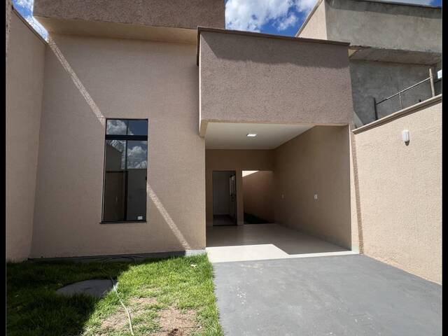 #1208 - Casa para Venda em Aparecida de Goiânia - GO - 2