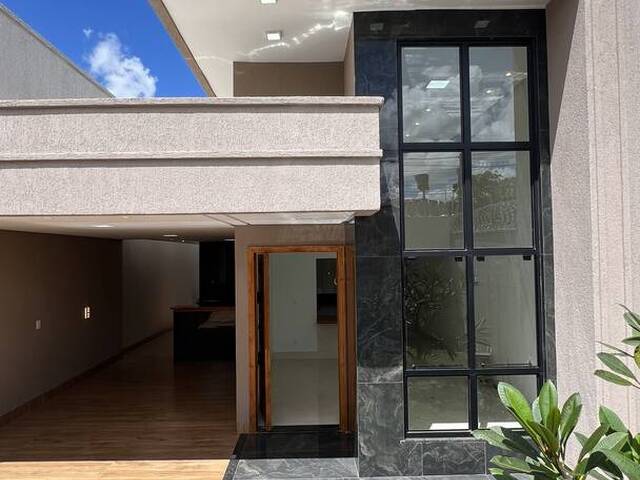 Casa para Venda em Aparecida de Goiânia - 2