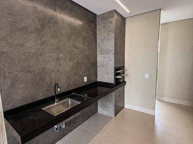 #1236 - Casa para Venda em Aparecida de Goiânia - GO - 3