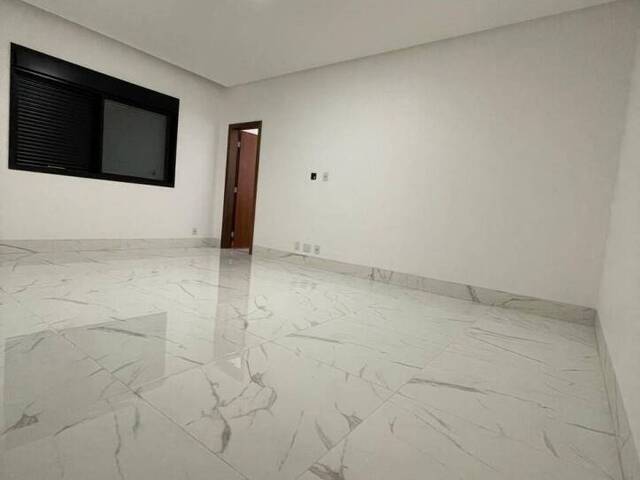 Casa para Venda em Goiânia - 4