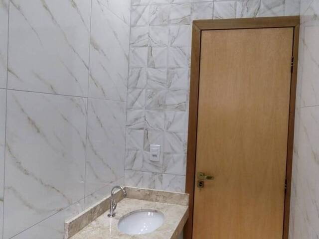 Casa para Venda em Goiânia - 3