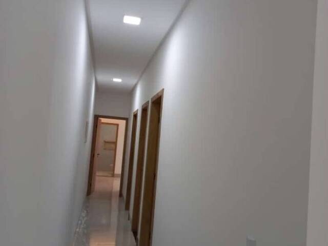 Casa para Venda em Goiânia - 3