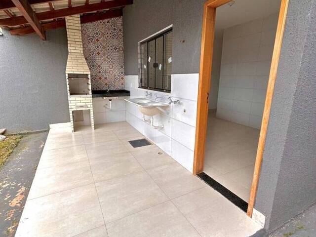 Casa para Venda em Aparecida de Goiânia - 2