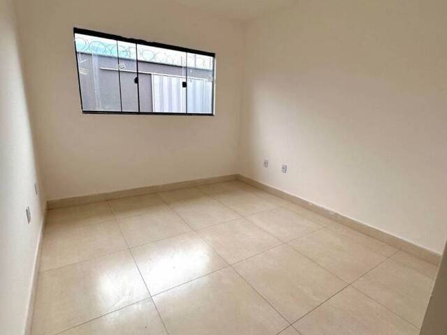 Casa para Venda em Aparecida de Goiânia - 2