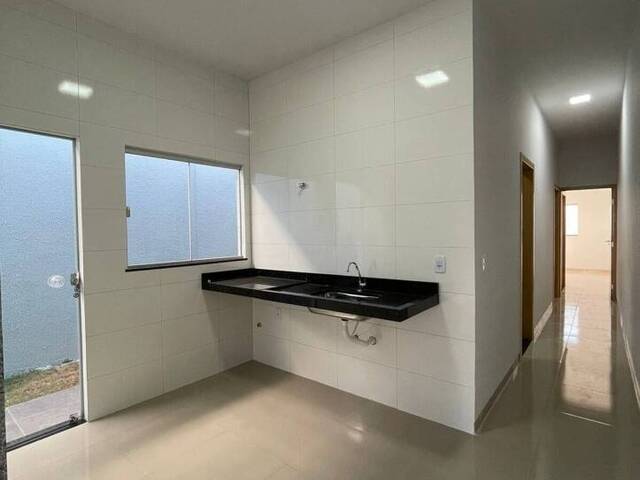Casa para Venda em Goiânia - 3