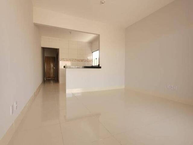 Casa para Venda em Goiânia - 3