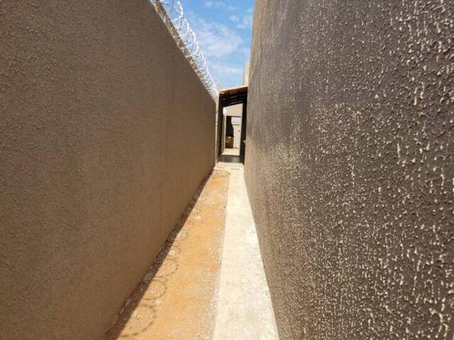 Casa para Venda em Goiânia - 5