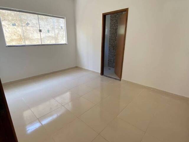 Casa para Venda em Aparecida de Goiânia - 3