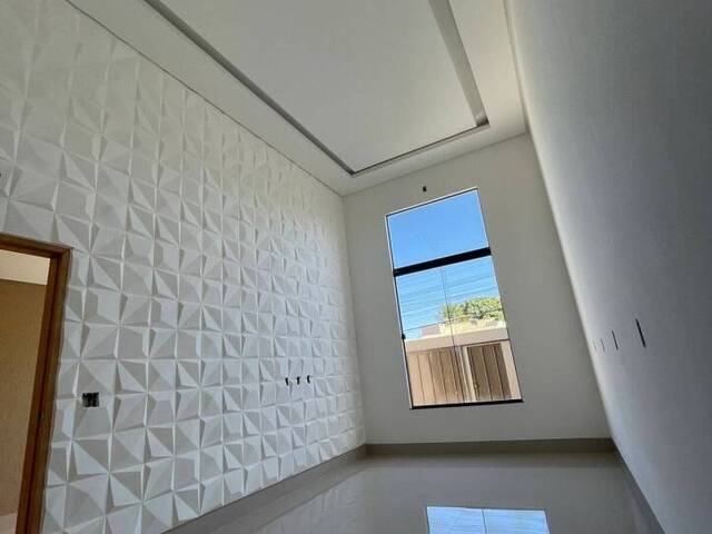 Casa para Venda em Aparecida de Goiânia - 2