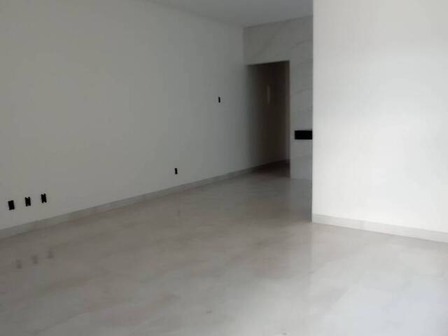 Casa para Venda em Aparecida de Goiânia - 5