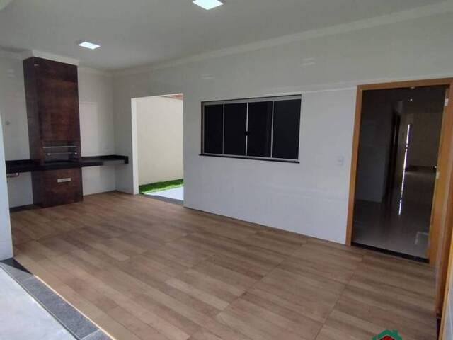 Casa para Venda em Goiânia - 3