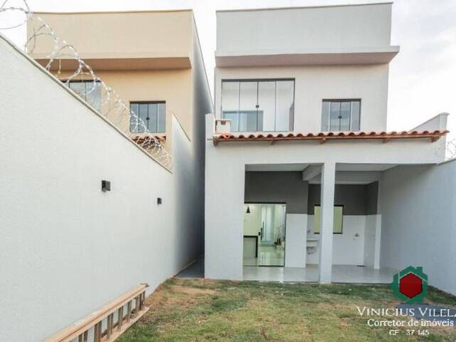 #457 - Sobrado para Venda em Goiânia - GO - 2